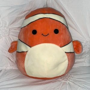 Ricky the clownfish 8 inch Squishmallow